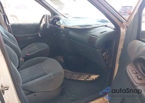 1997 Chevrolet Venture z USA, uszkodzony, nr VIN 1GNDX03E0VD268252